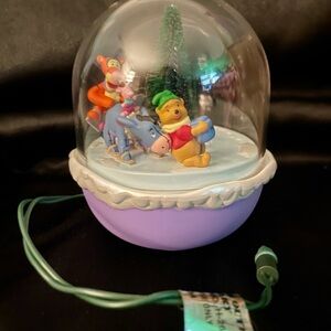 Disney Winnie the Pooh Slippery Day light up ornament w/box. Disney vintage 1996
